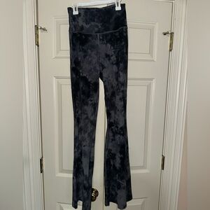 Lululemon diamond dye high rise flare grooves size 6